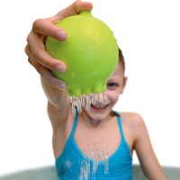 Badespielzeug Regenball grün ab 1 Jahr