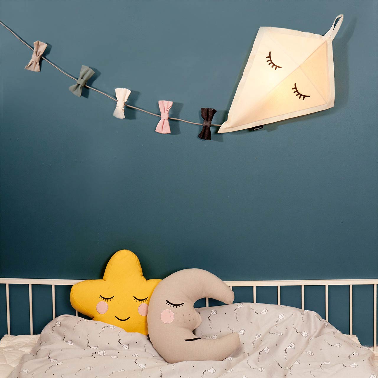 Kinderzimmer Deckenleuchte Lampe "Kunigunde Kuh" ; handgefertigt und individuell 