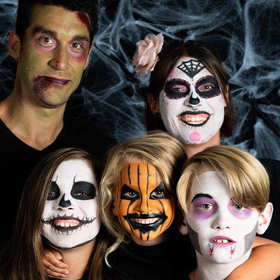 namaki-kinderschminke-bio-familie-make-up-halloween-zombie-vampier-skelett-kuerbis