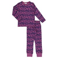 Mädchen Pyjama lila Landschaft